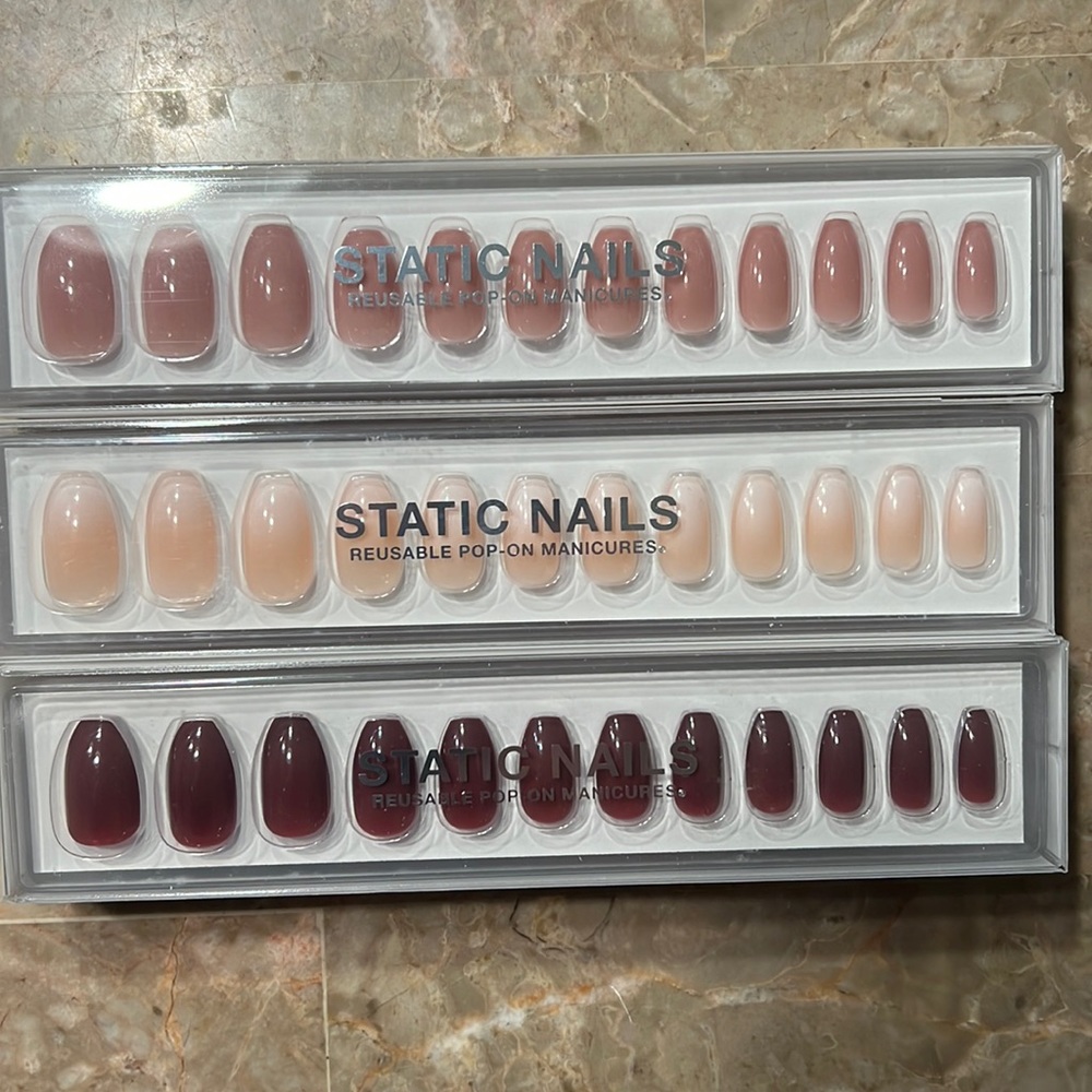 Static nails pop on manis
